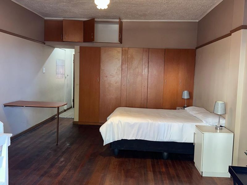 1 Bedroom flat in Quigney - Photo 3