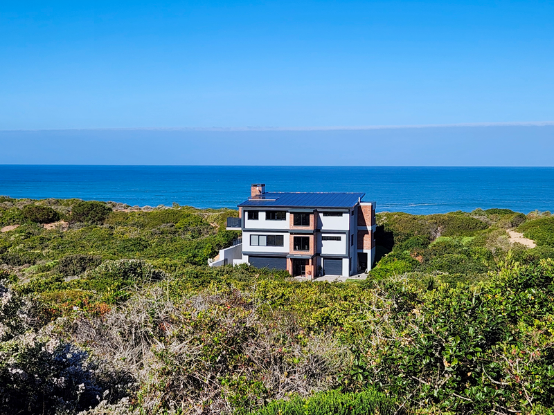 New Release – exceptional beachfront home in Fisherman's Village - Photo 2