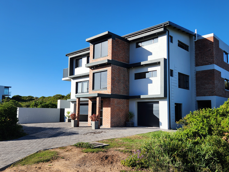 New Release – exceptional beachfront home in Fisherman's Village - Photo 3