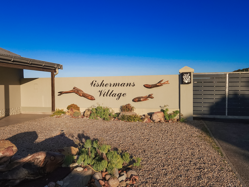 New Release – exceptional beachfront home in Fisherman's Village - Photo 1