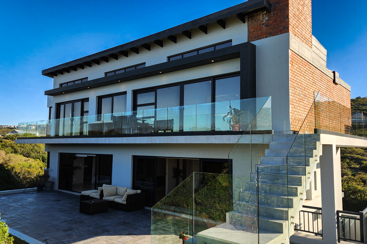 New Release – exceptional beachfront home in Fisherman's Village - Photo 4
