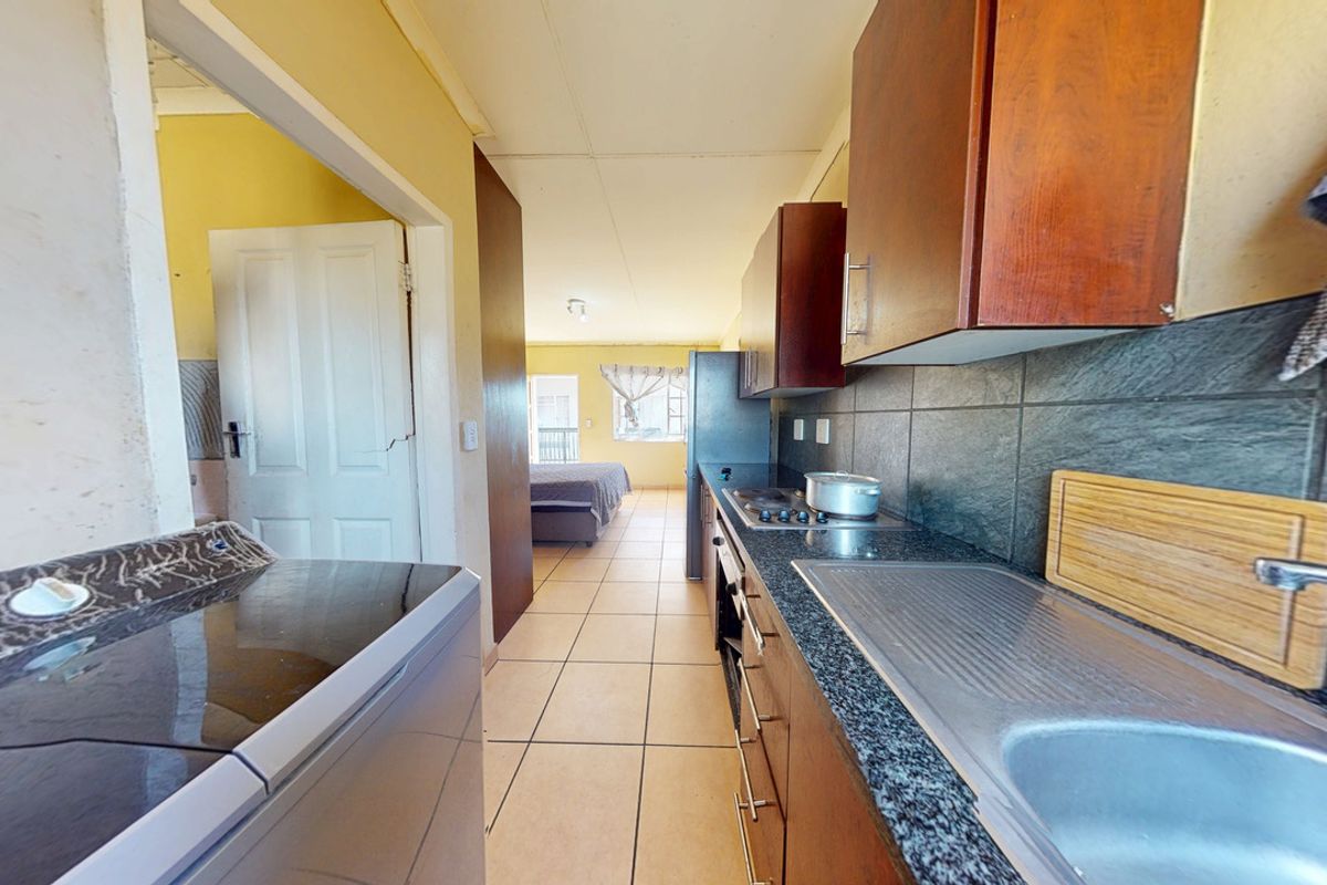 Apartment For Sale In Potchefstroom - Photo 5