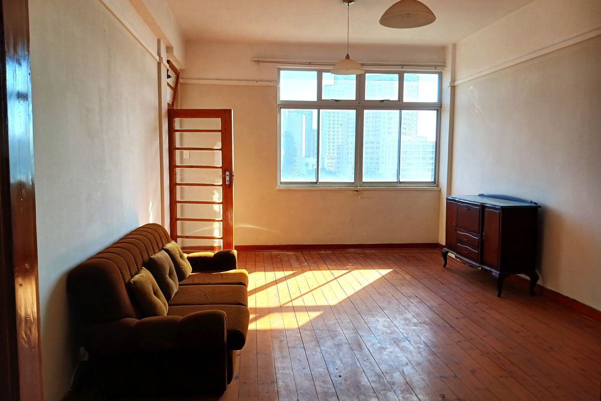 BACK ON THE MARKET - 1.5 BEDROOM - 1.5 BATHROOM - 1 LOCK-UP GARAGE - SHAREBLOCK - NORTH BEACH DURBAN - Photo 5