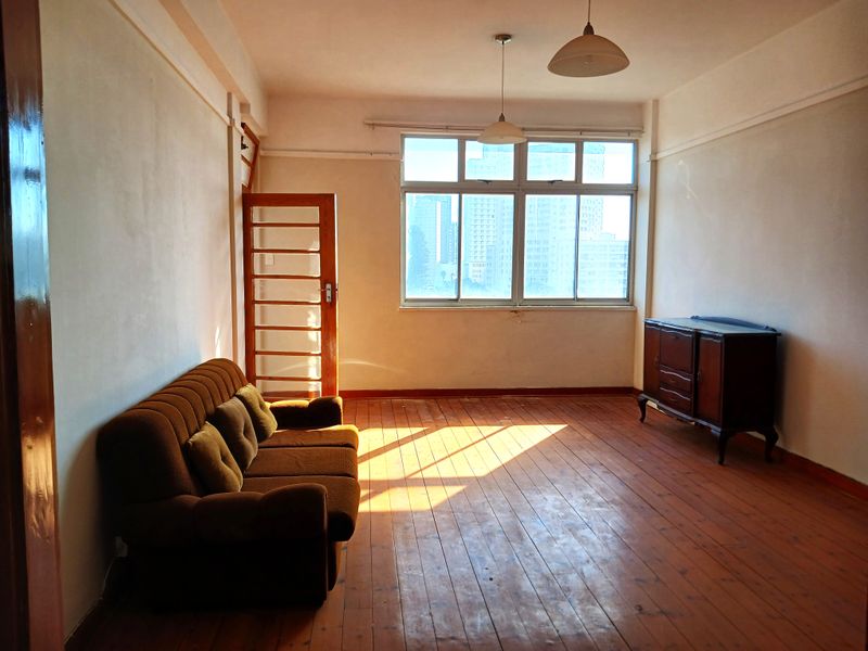 BACK ON THE MARKET - 1.5 BEDROOM - 1.5 BATHROOM - 1 LOCK-UP GARAGE - SHAREBLOCK - NORTH BEACH DURBAN - Photo 5