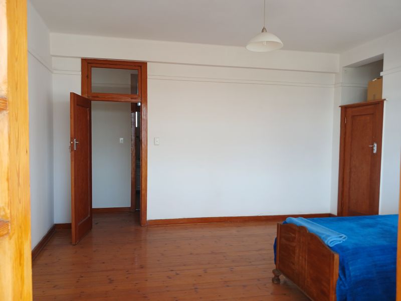 BACK ON THE MARKET - 1.5 BEDROOM - 1.5 BATHROOM - 1 LOCK-UP GARAGE - SHAREBLOCK - NORTH BEACH DURBAN - Photo 6