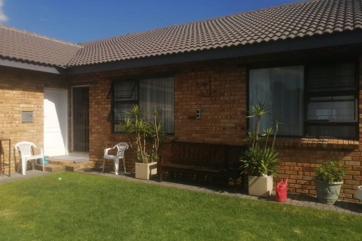 6 Modern Townhouses for Sale in Vaalpark - Photo 2