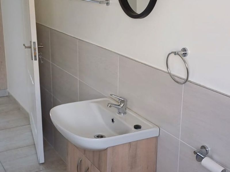 6 Modern Townhouses for Sale in Vaalpark - Photo 10