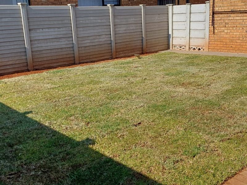 6 Modern Townhouses for Sale in Vaalpark - Photo 9