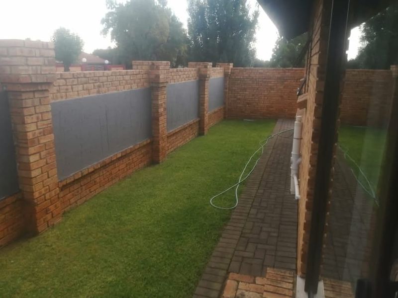 6 Modern Townhouses for Sale in Vaalpark - Photo 3