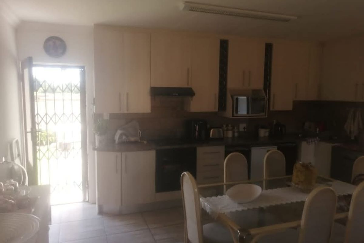 6 Modern Townhouses for Sale in Vaalpark - Photo 5