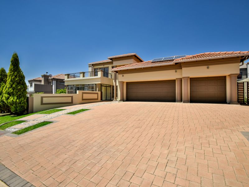Exquisite Modern Tuscan Masterpiece - Luxury, Lifestyle & Location - Photo 6