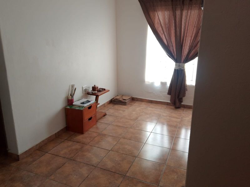 Stunning and neat 2 bedrooms home in Soshanguve - Photo 4