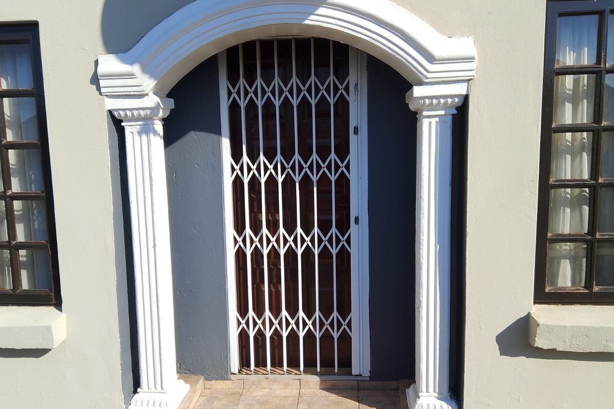 Stunning and neat 2 bedrooms home in Soshanguve - Photo 2