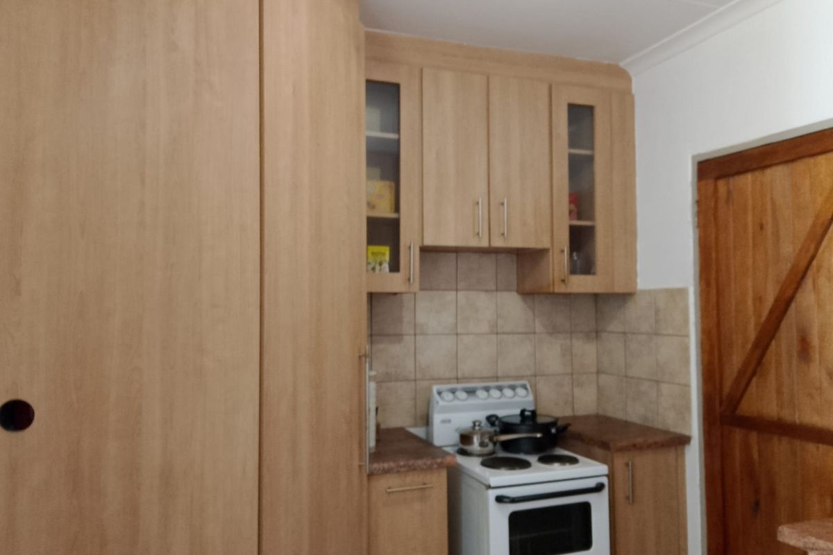 Stunning and neat 2 bedrooms home in Soshanguve - Photo 5