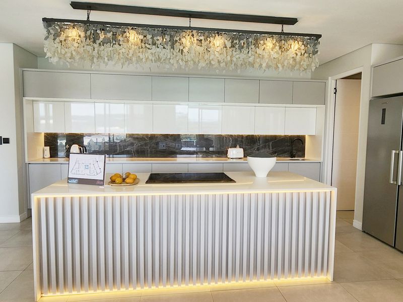 FULLY FURNISHED SIGNATURE PENTHOUSE APARTMENT IN MUNYAKA! - Photo 2