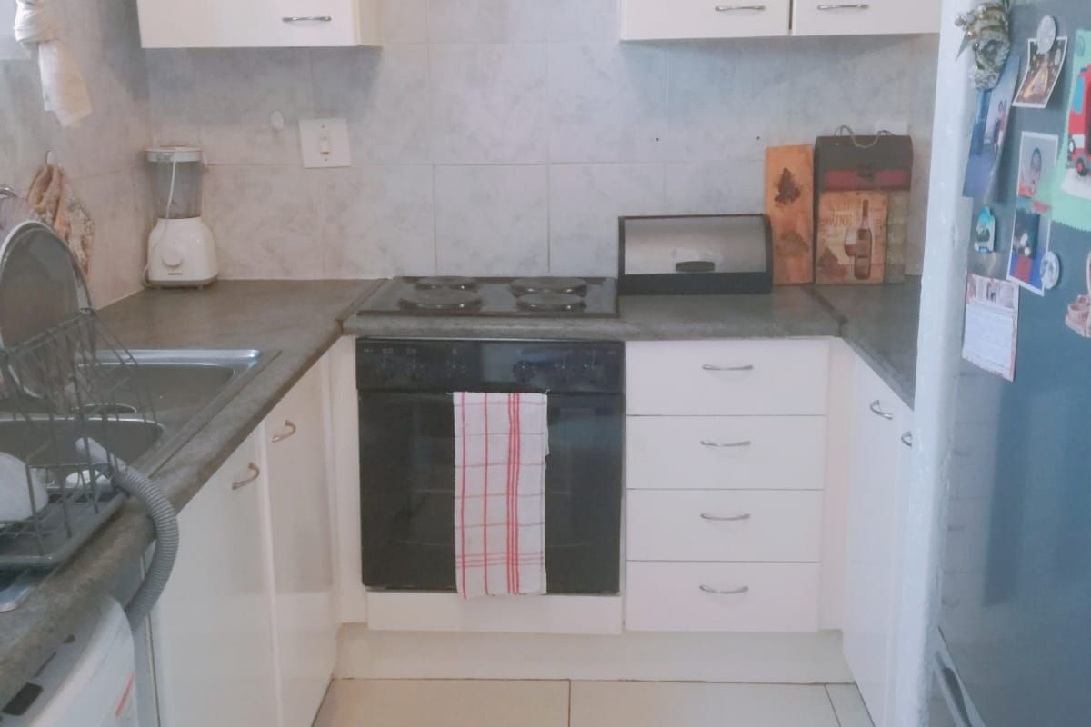 2 Bedroom for sale in Winchester. - Photo 2