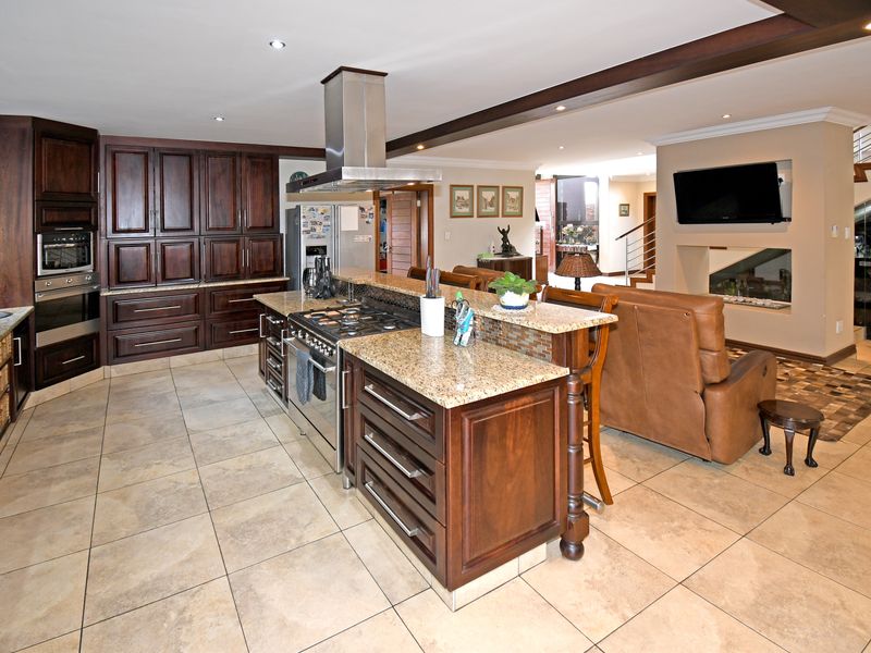 Elegant Family Living with Spectacular Views! - Photo 8