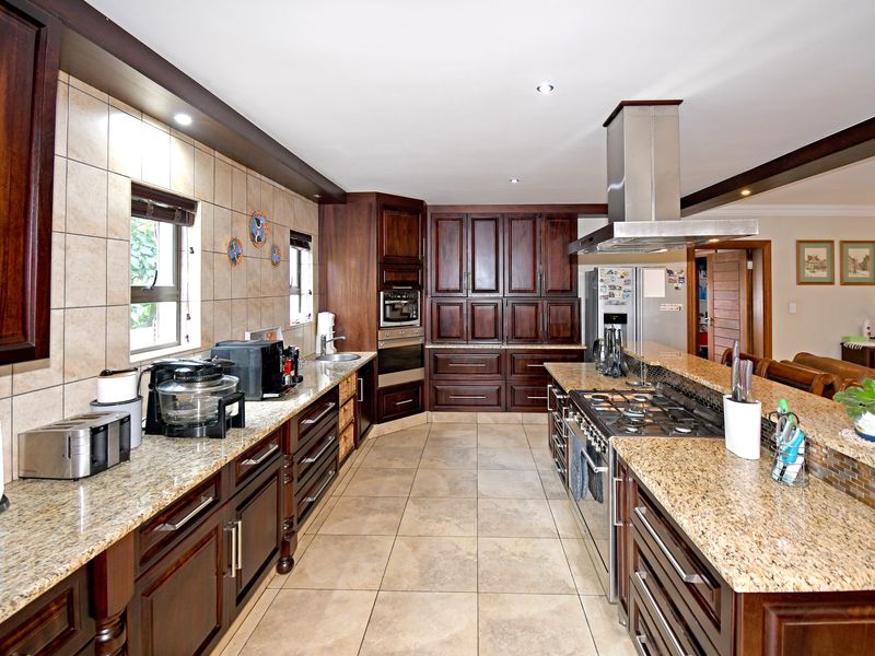 Elegant Family Living with Spectacular Views! - Photo 6