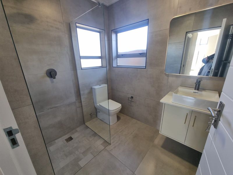 Upmarket brand new super stunning 3-bedroom home - Photo 7