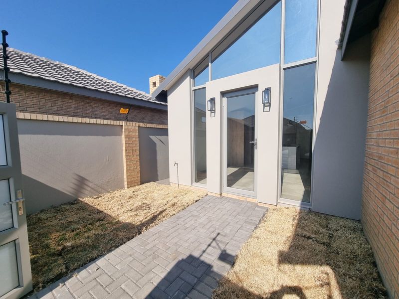 Upmarket brand new super stunning 3-bedroom home - Photo 4