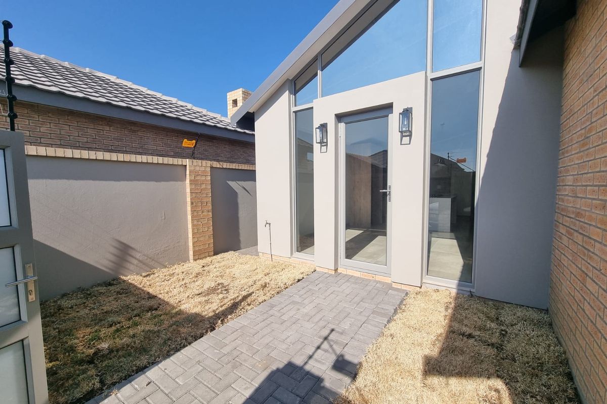 Upmarket brand new super stunning 3-bedroom home - Photo 4