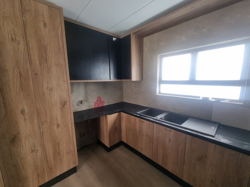 Last Stand Available in an Upmarket Complex – Secunda - Photo 10