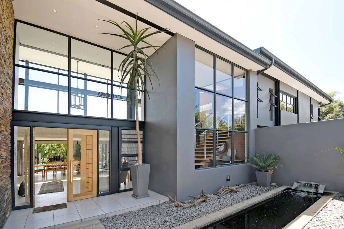 Four-bedroom house for sale in Chartwell - Photo 4