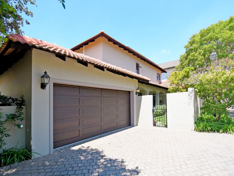 Elegant Family Home in Knox Hill Estate – Solar-Powered, Spacious & Secure - Photo 2