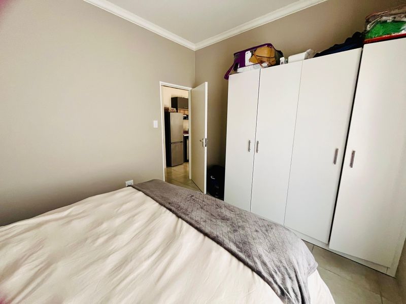 Charming 3-Bedroom Home in Secure Complex - Photo 10