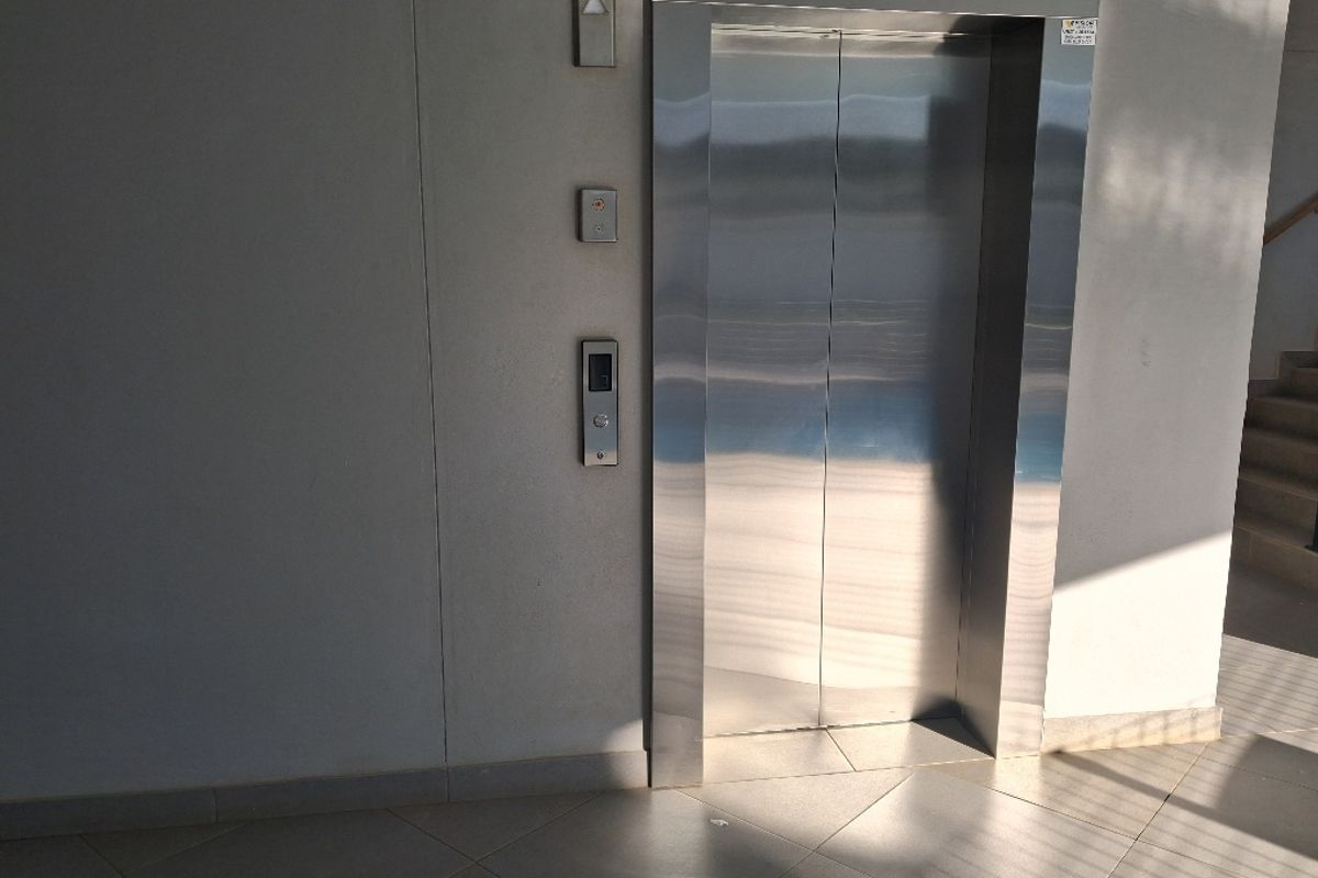 Hillcrest Central—ideal location, modern amenities - Photo 3