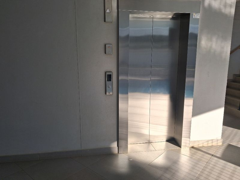 Hillcrest Central—ideal location, modern amenities - Photo 3