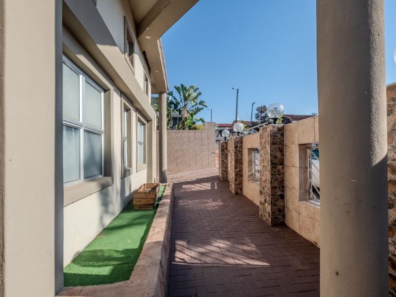 Well-maintained home that's an ideal starter property - Photo 2