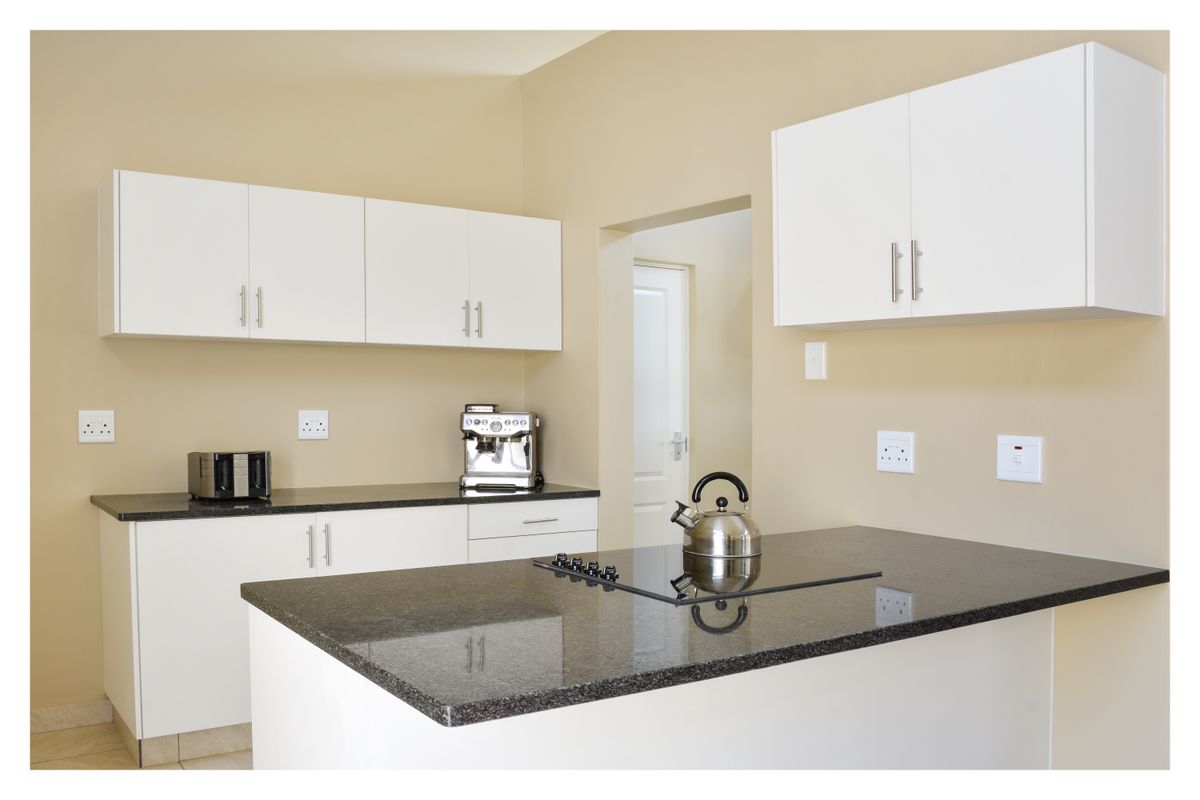 Modern Comfort & Convenience in a in Secure Estate - Photo 3