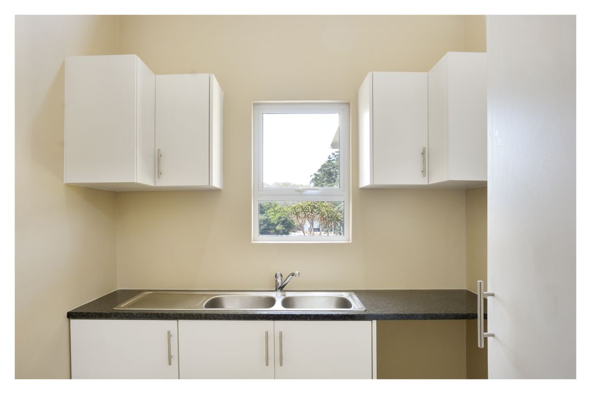 Modern Comfort & Convenience in a in Secure Estate - Photo 4