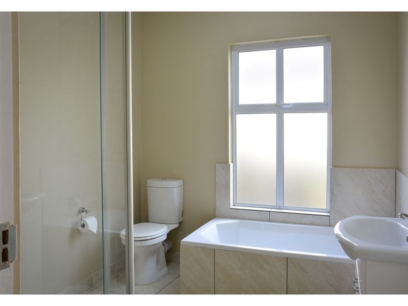 Modern Comfort & Convenience in a in Secure Estate - Photo 7