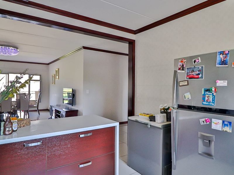 INVESTMENT OPPORTUNITY -FIRST FLOOR APARTMENT-  A MUST SEE TODAY - Photo 6