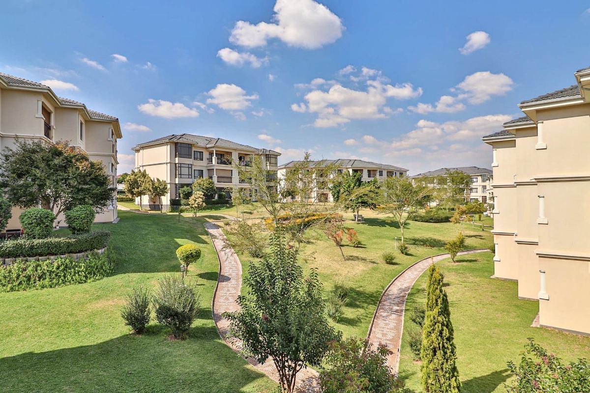 INVESTMENT OPPORTUNITY -FIRST FLOOR APARTMENT-  A MUST SEE TODAY - Photo 2