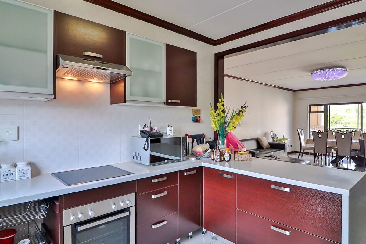 INVESTMENT OPPORTUNITY -FIRST FLOOR APARTMENT-  A MUST SEE TODAY - Photo 4