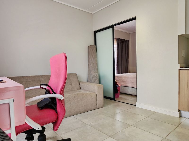Modern 1-Bedroom Lock-Up-and-Go Apartment in Munyaka Waterfall Estate - Photo 6