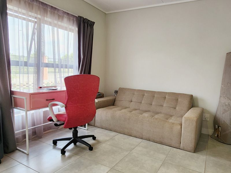 Modern 1-Bedroom Lock-Up-and-Go Apartment in Munyaka Waterfall Estate - Photo 4