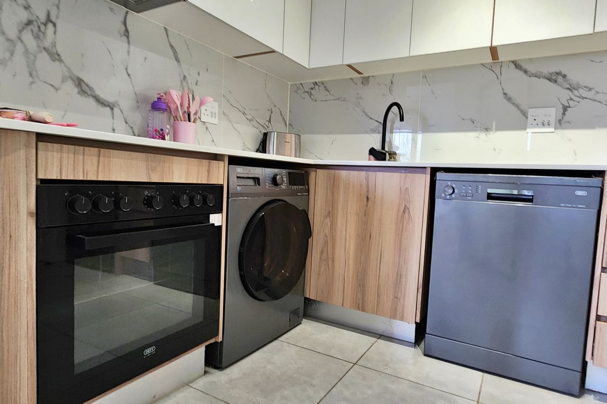 Modern 1-Bedroom Lock-Up-and-Go Apartment in Munyaka Waterfall Estate - Photo 3