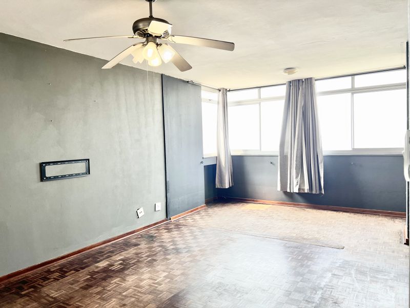 Morningside 1.5 Bedroom Flat, One Under-cover parking. Pool in complex - Photo 7