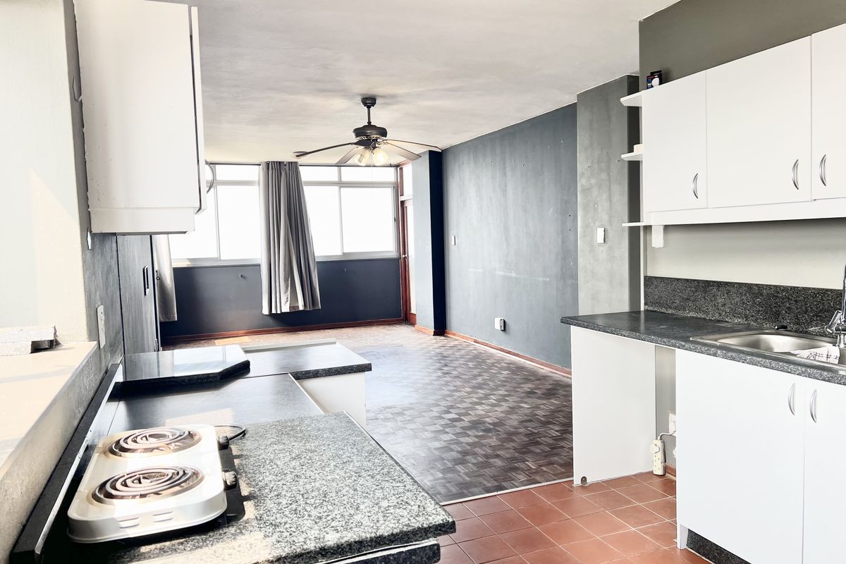 Morningside 1.5 Bedroom Flat, One Under-cover parking. Pool in complex - Photo 5