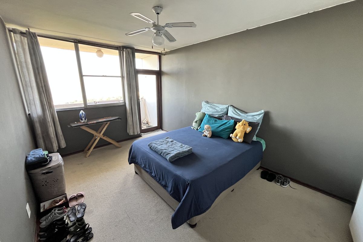 Morningside 1.5 Bedroom Flat, One Under-cover parking. Pool in complex - Photo 4