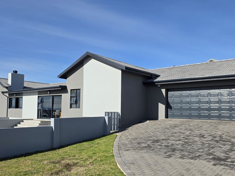 Exquisite Living in Sought-After Blue Waters Estate, Jeffreys Bay - Photo 5