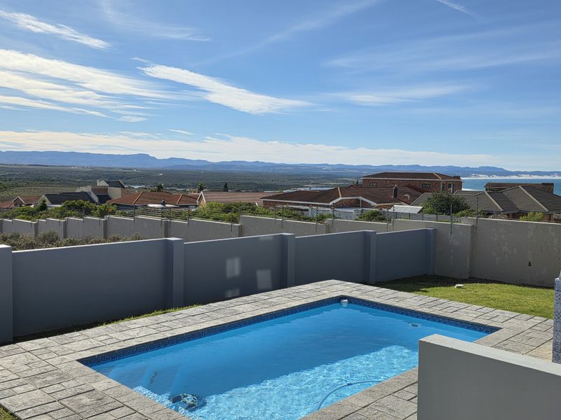 Exquisite Living in Sought-After Blue Waters Estate, Jeffreys Bay - Photo 4