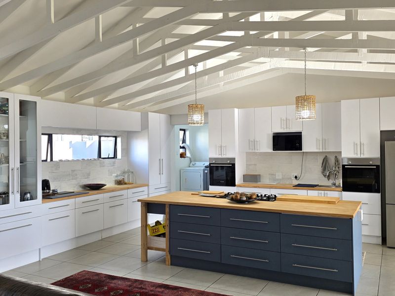 Exquisite Living in Sought-After Blue Waters Estate, Jeffreys Bay - Photo 9