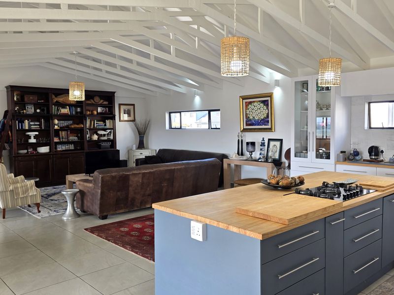 Exquisite Living in Sought-After Blue Waters Estate, Jeffreys Bay - Photo 6
