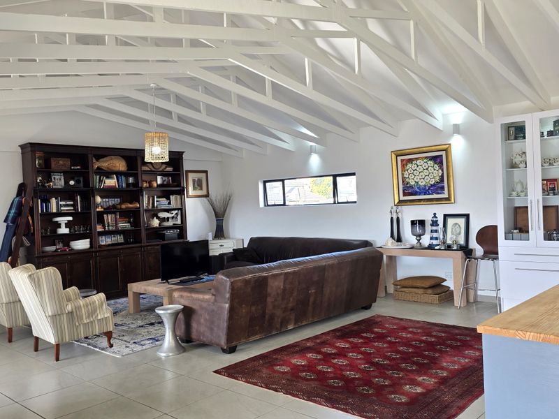 Exquisite Living in Sought-After Blue Waters Estate, Jeffreys Bay - Photo 7
