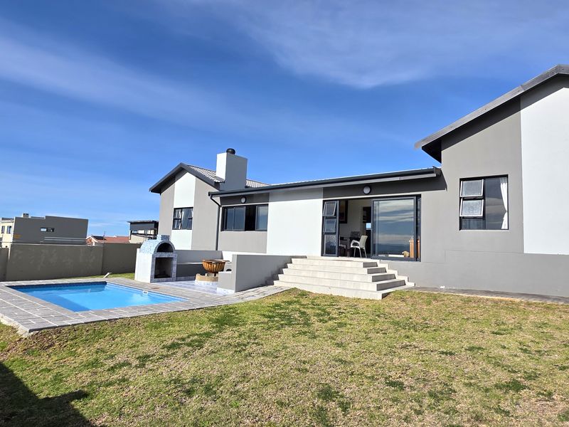 Exquisite Living in Sought-After Blue Waters Estate, Jeffreys Bay - Photo 3